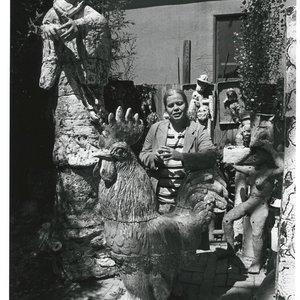 1981 Viola Frey with sculptures by Lonnie Wilson.jpg