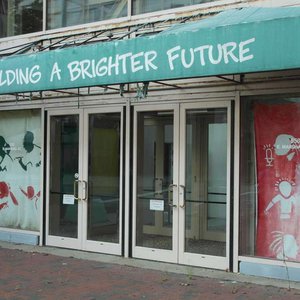 SF empty storefront - Photo by flickr user Aaron F. Stone.jpg