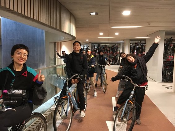 CCA students at Utrecht Bike Garage